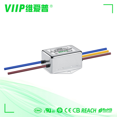 Permukaan Mount Paket Tipe AC EMI Filter 1450VDC Line To Line 50 Ω Impedansi Masuk